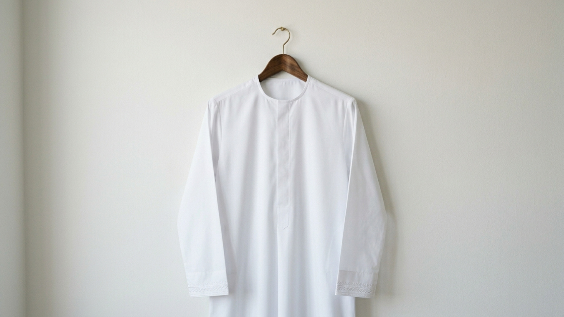Blog 2 vWhite_kandora_on_hanger.png